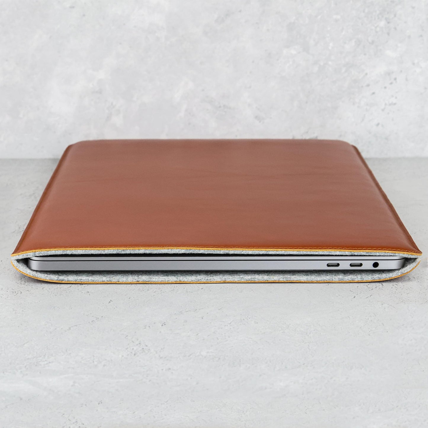 Casemade Real Leather Laptop Sleeve for MacBook Pro & Air Fits 13, 14, 15 & 16 Inch - Genuine Full Grain Leather with Soft Wool Lining (16-inch - 2019)