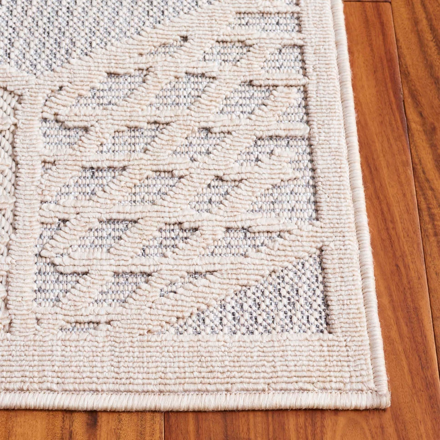 SAFAVIEH Washable Rug Outdoor Milos Collection - 5' x 7'6", Ivory, Non-Shedding & Easy to Clean, Ideal for Patio, Backyard, Mudroom (MLO114A)