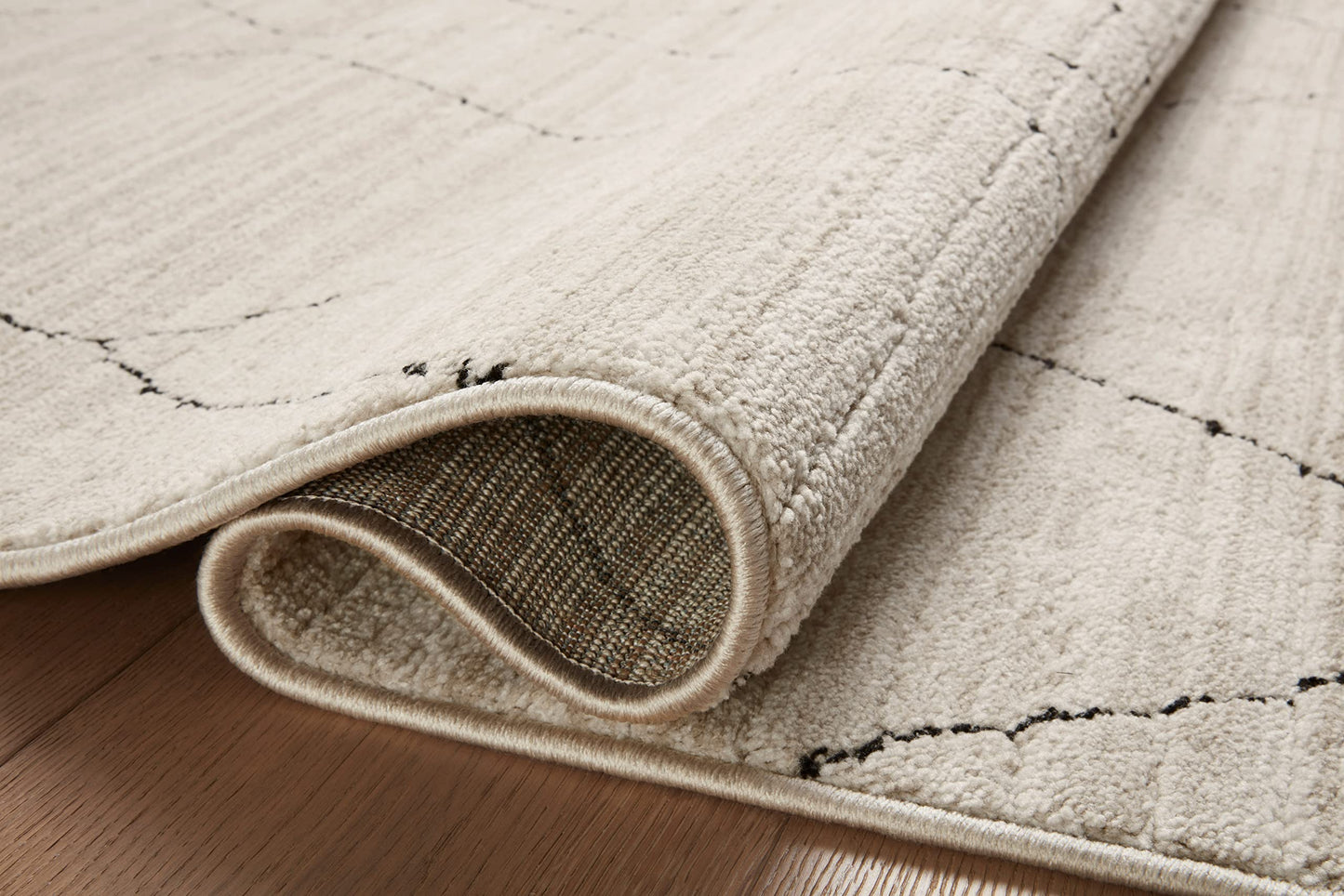 Loloi Darby Collection DAR-03 Sand/Charcoal 7'-10" x 10' Area Rug