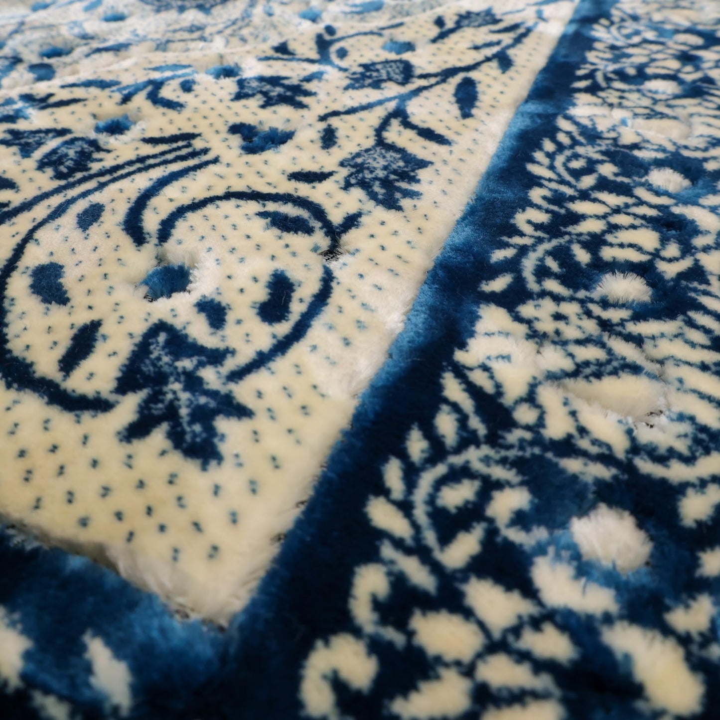FIRASET Muslim Prayer Rug, Soft Plush Islamic Prayer Mat, Sajada, Praying Carpet, Islamic Gift for Men & Women, Islamic Mat