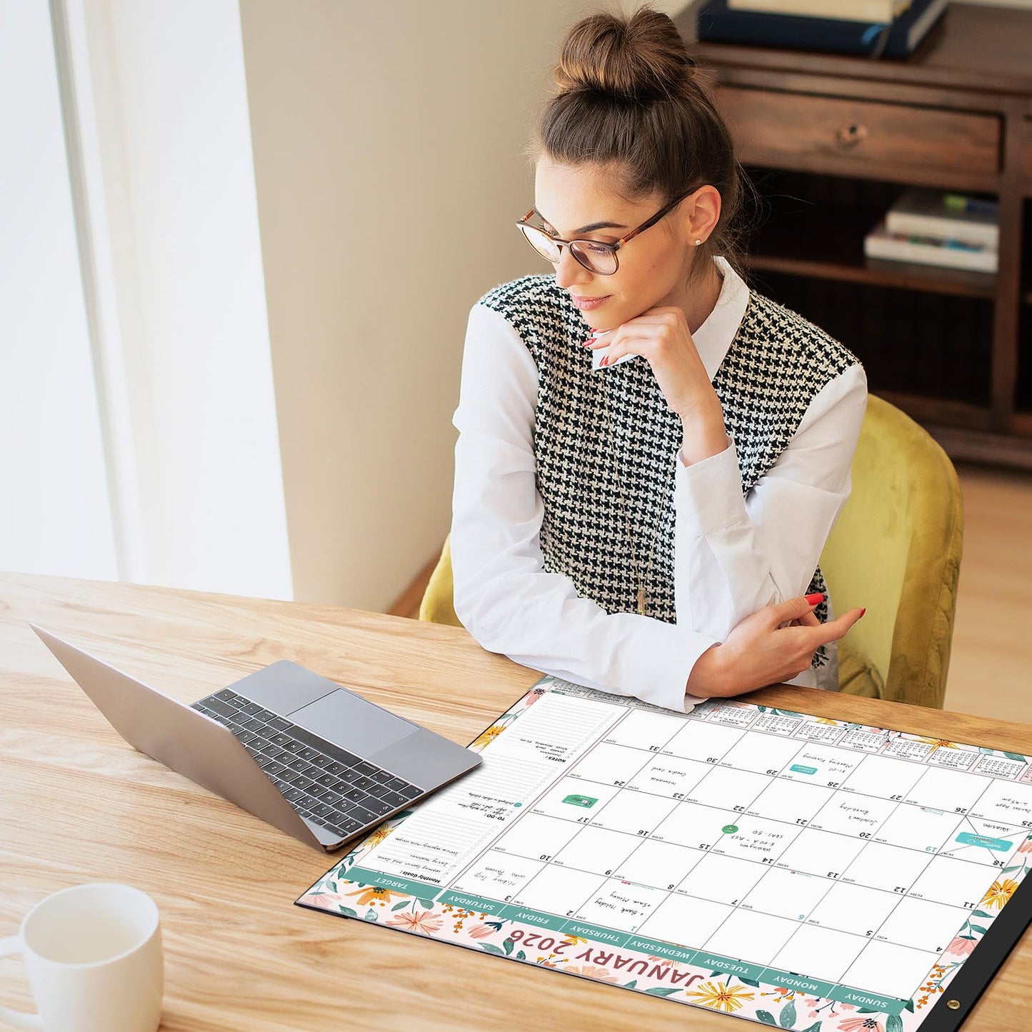 Ospelelf Desk Calendar 2026-2027 Large 22"x17" Monthly Family Office Planner Pad with Protective Cover 18 Months January 2026 - June 2027 Ditsy Floral