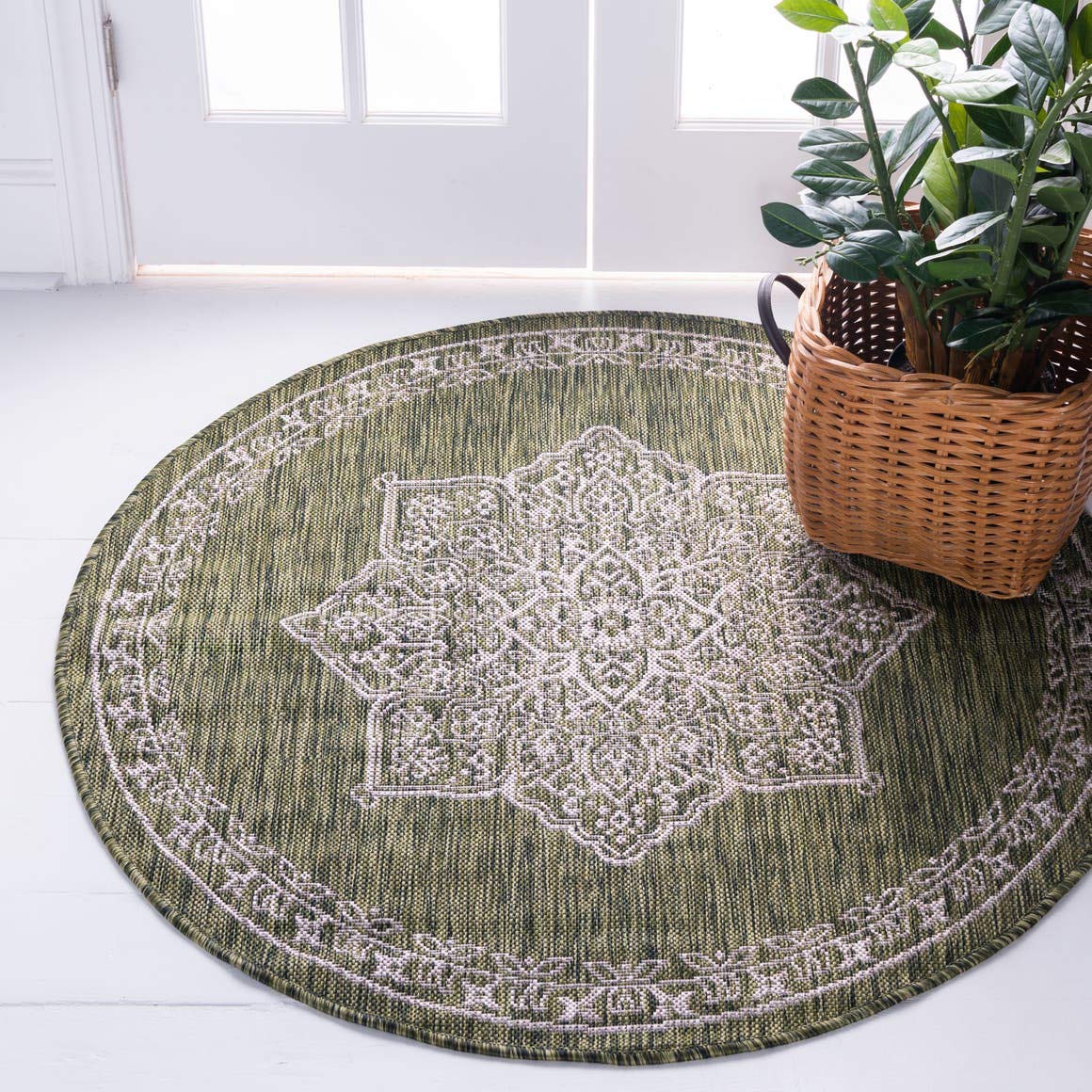 Unique Loom Outdoor Traditional Collection Area Rug - Antique (4' 1" Round, Green/ Gray)