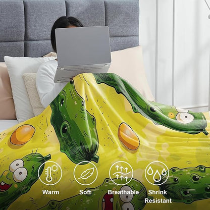 Cute Highland Cow Lightweight Throw Blanket, Cartoon Sleep Animal with Heart and Star, Warm Soft Cozy Flannel Blankets, Couch Dorm Home Decor All Season Use, 80x60in, Gifts for Girls Women