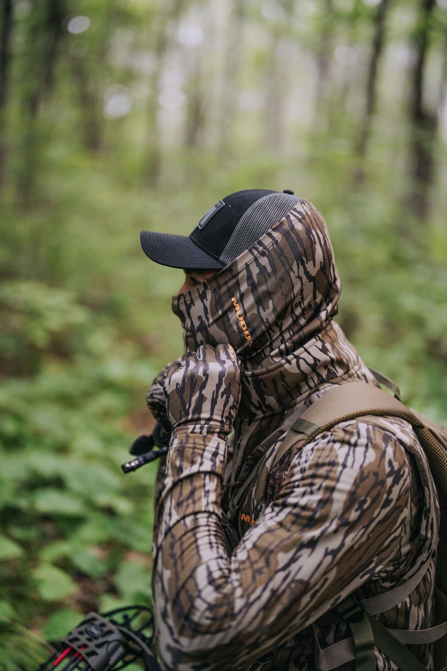 Muddy Outdoors Men's TRX Lightweight Neck Gaiter Mossy Oak Bottomland One Size Fits Most
