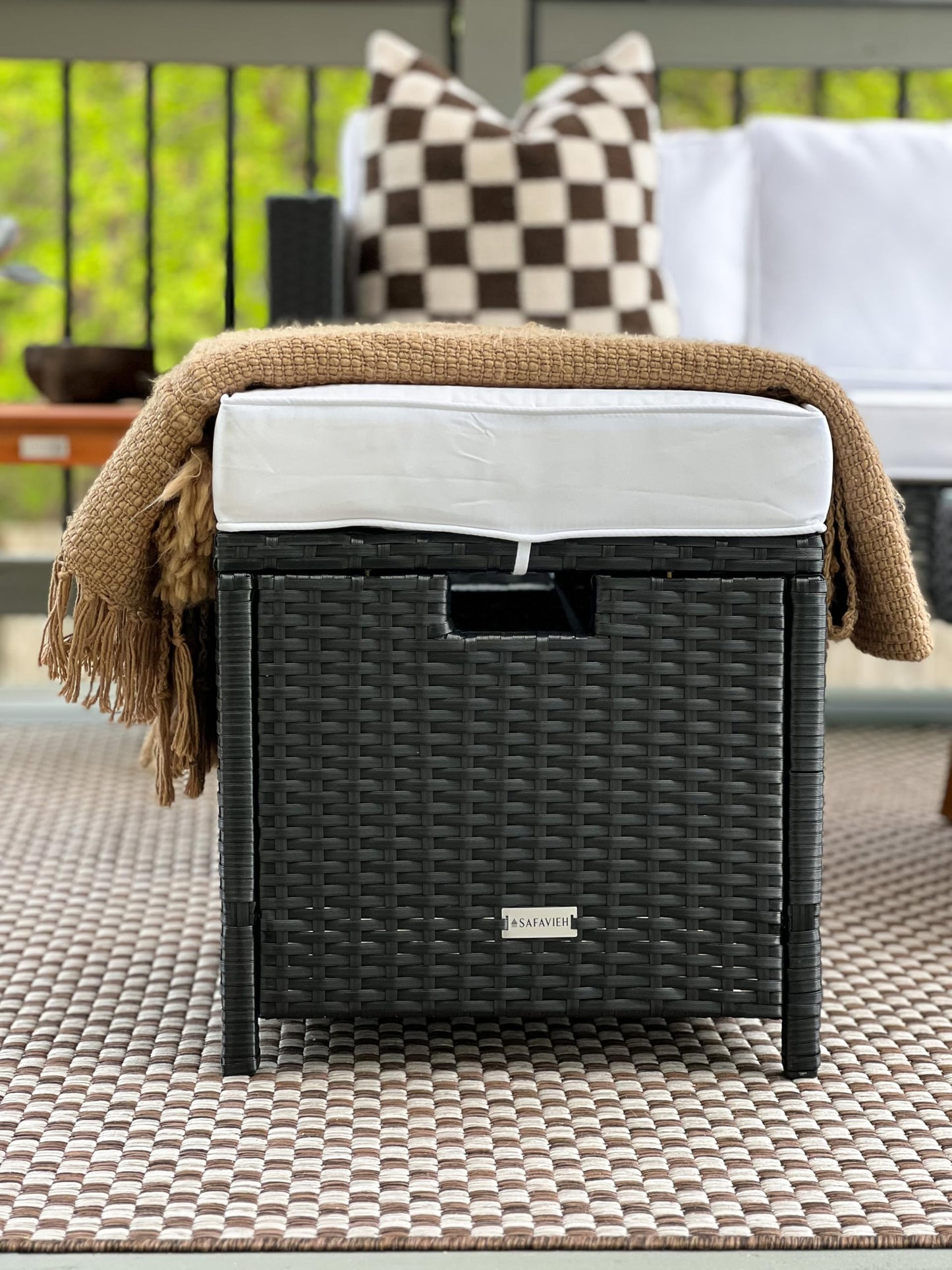 SAFAVIEH Washable Rug Outdoor Courtyard Collection - 2'7" x 5', Light Brown & Light Grey, Non-Shedding & Easy Cleaning, Ideal for Patio, Backyard, Mudroom (CY8653-36321)