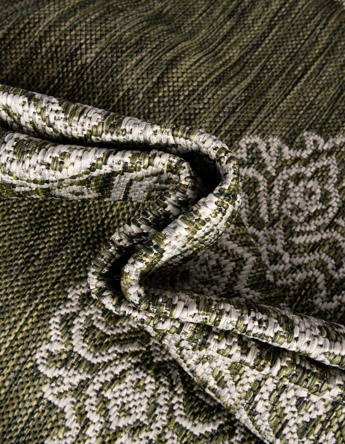 Unique Loom Outdoor Traditional Collection Area Rug - Antique (5' 3" Square Green/Ivory)