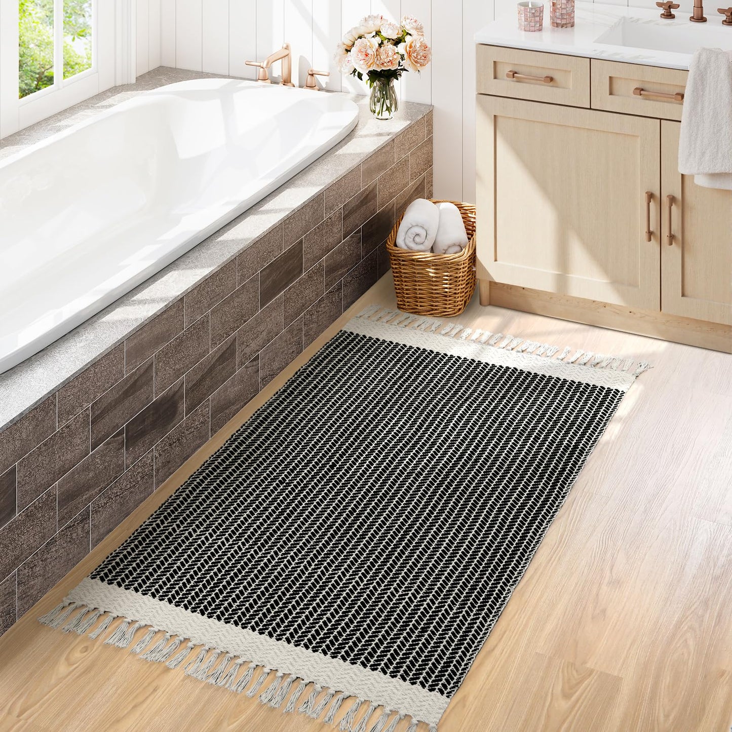 Lahome Belle Boho Entryway Rug, 3x5 Rugs for Bedroom Lightweight Washable Throw Rug Woven Cotton Bathroom Carpet with Tassels, Farmhouse Black and White Rugs for Living Room Kitchen Office Dorm