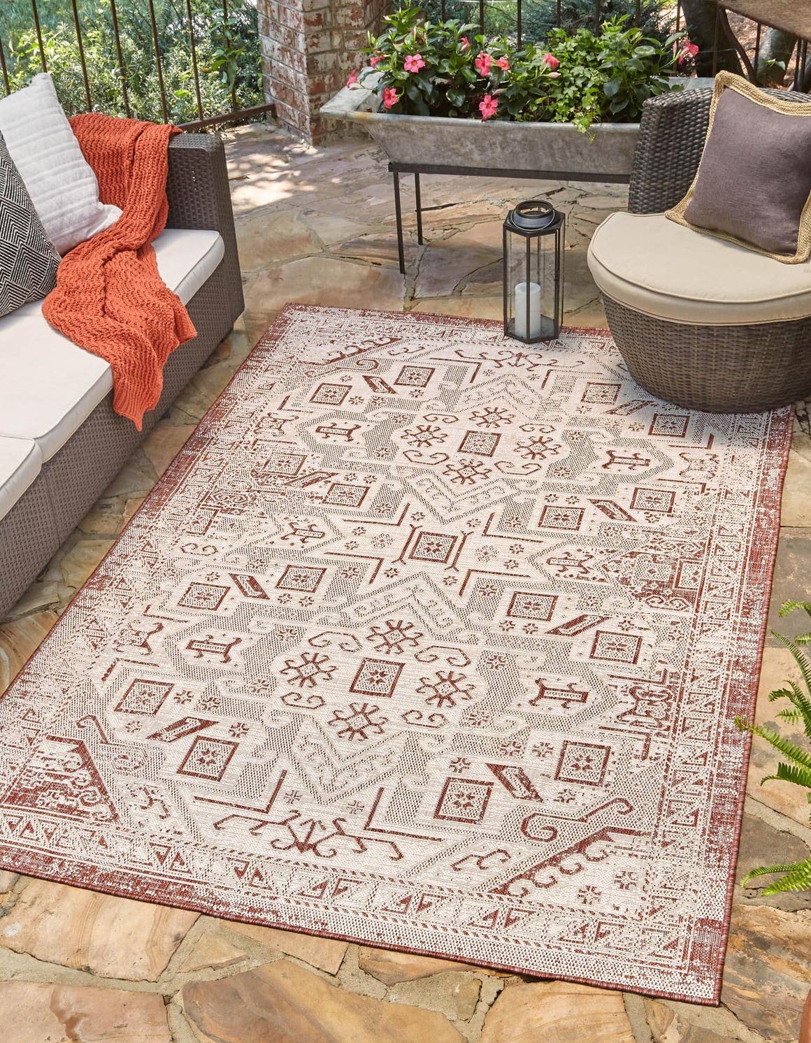 Unique Loom Outdoor Aztec Collection Area Rug - Coba (5' 3" x 7' 10" Rectangle, Rust Red/ Ivory)