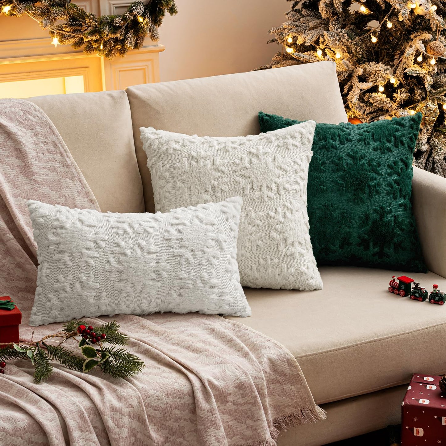 MIULEE Christmas Snowflake Decorative Throw Pillow Covers Set of 2,Soft Fluffy Faux Wool Winter Holiday Couch Pillows for Farmhouse Boho Home Decor Sofa Bed Porch Living Room 20x20 Inch Pure White