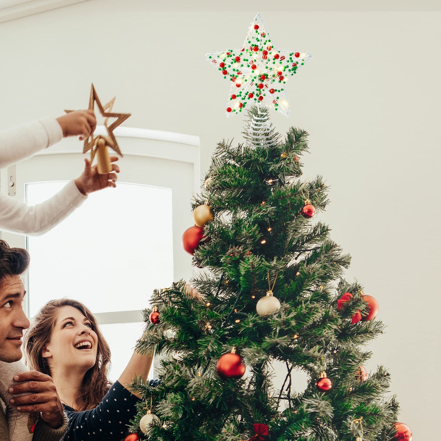Whaline Christmas Star Tree Topper 8.3 Inch Red Green Berries Dotted 3D Star Treetop LED Lighted Battery Powered Unique Design Xmas Tree Ornament for Christmas Party Indoor Outdoor Home Decoration
