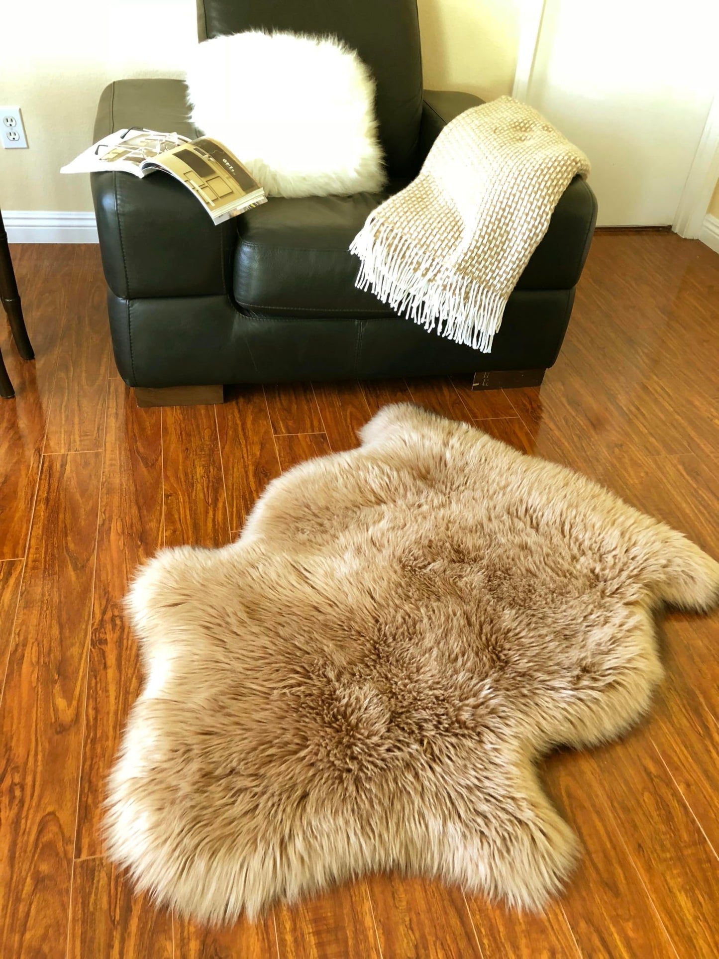 LAMBZY Sheepskin Style Rug, Ultra Soft 1 Pelts, Camel, 2’x3’