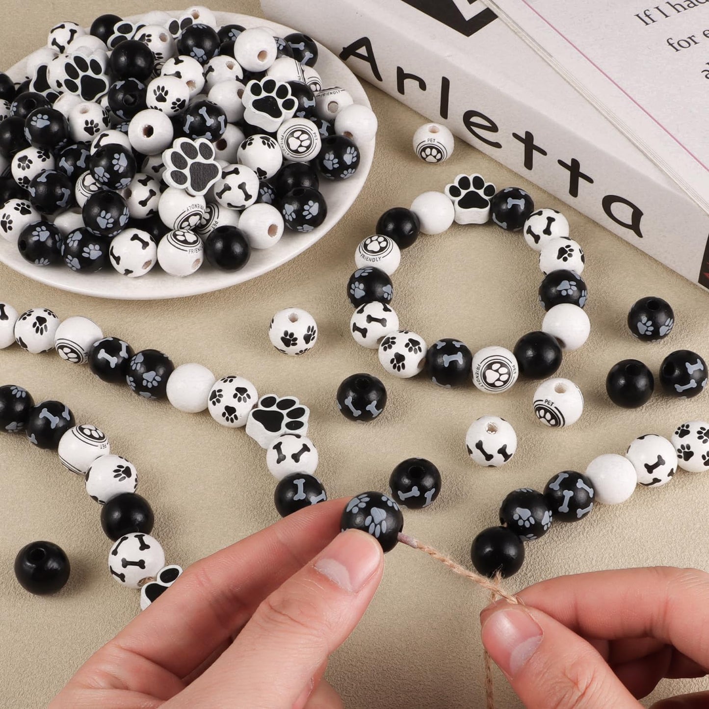 225Pcs Dog Paw Beads Wooden Puppy Paw Footprint Beads, Cute Black and White Spacer Bead for Pet Charm DIY Pendant Jewelry Making Home Decor Party
