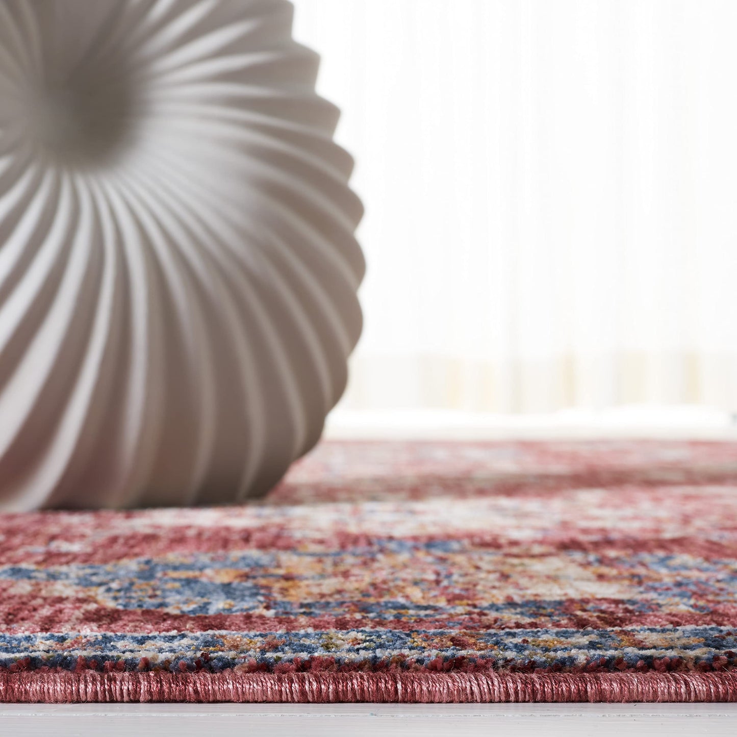 SAFAVIEH Heirloom Collection Area Rug - 5'3" x 7'6", Rust & Ivory, Traditional Oriental Design, Non-Shedding & Easy Care, Ideal for High Traffic Areas in Living Room, Bedroom (HRL718P)