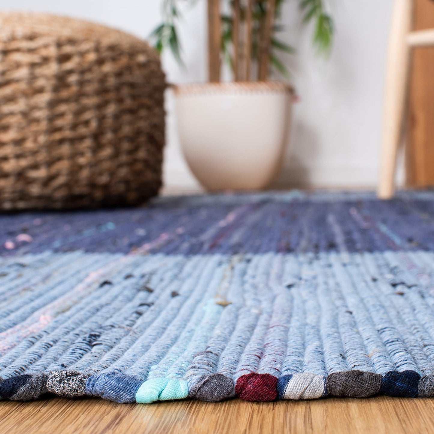 SAFAVIEH Rag Rug Collection Area Rug - 6' x 9', Navy & Blue, Handmade Boho Stripe Cotton, Ideal for High Traffic Areas in Living Room, Bedroom (RAR122N)