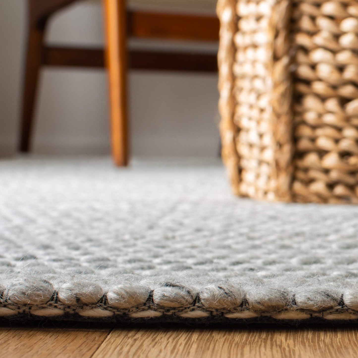 SAFAVIEH Marbella Collection Area Rug - 10' x 14', Light Grey & Ivory, Flat Weave Wool Design, Ideal for High Traffic Areas in Living Room, Bedroom (MRB392F)