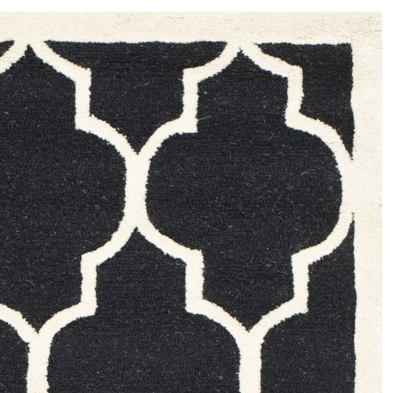SAFAVIEH Cambridge Collection Area Rug - 5' x 8', Black & Ivory, Handmade Moroccan Trellis Wool, Ideal for High Traffic Areas in Living Room, Bedroom (CAM134E)