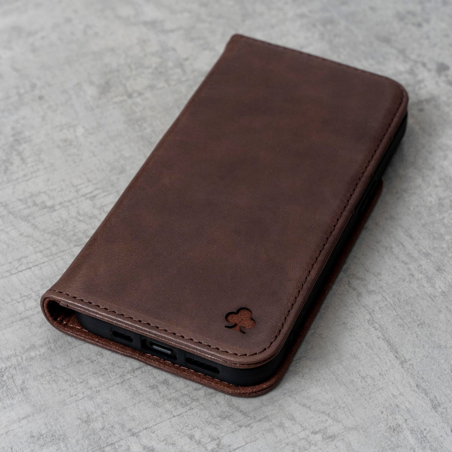 Porter Riley - Leather Case for iPhone SE 2022/20 and iPhone 8 / iPhone 7. Premium Genuine Leather Stand/Cover/Wallet/Flip Case with Card Slots & Horizontal Stand (Chocolate Brown)