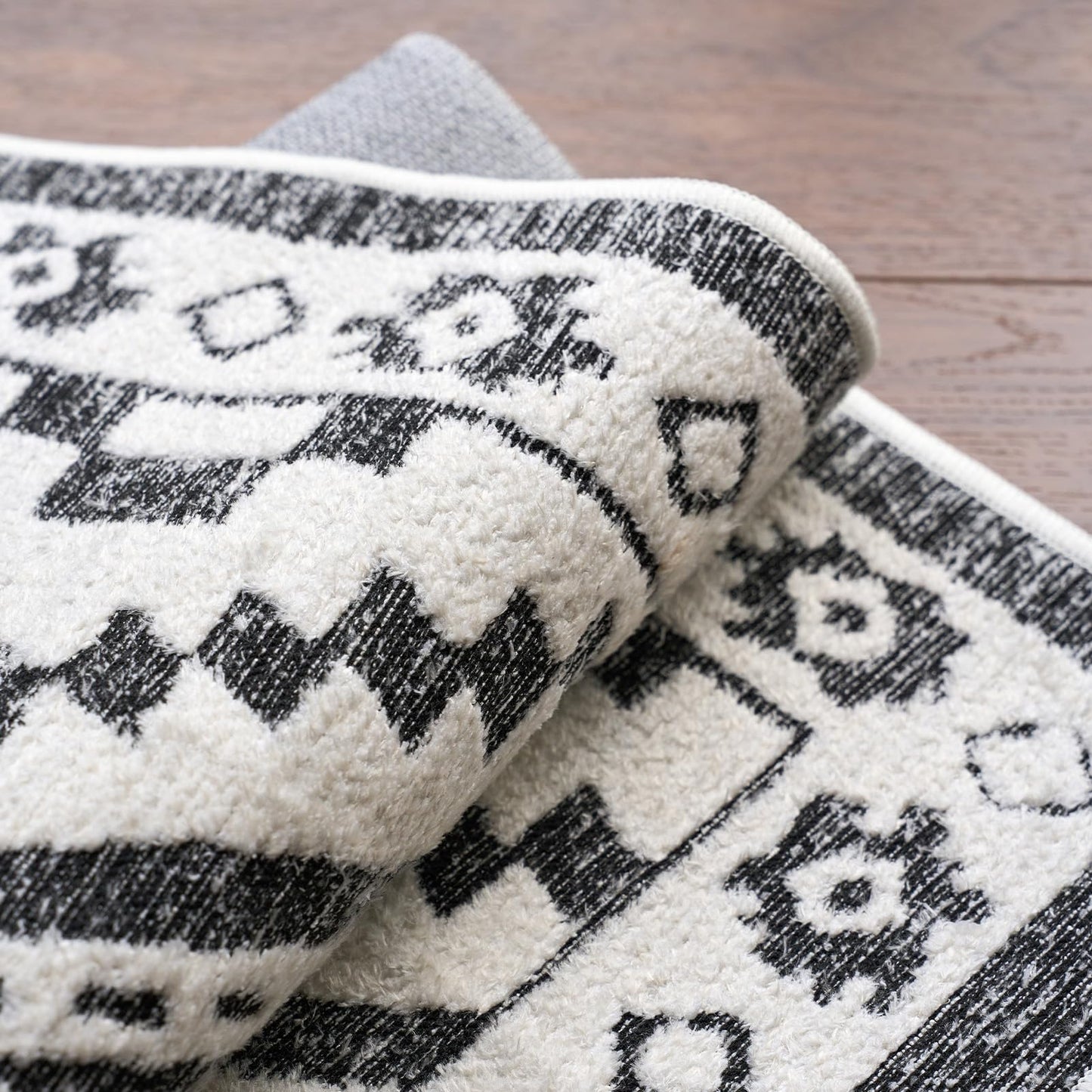 RAMEFILD Moroccan Washable Entryway Rug 2x3, Geometric Decorative Woven Area Rug, Non-Slip Boho Accent Soft Low-Pile Indoor Door Mat, Small Throw Rug for Bedroom Front Porch, Black and White