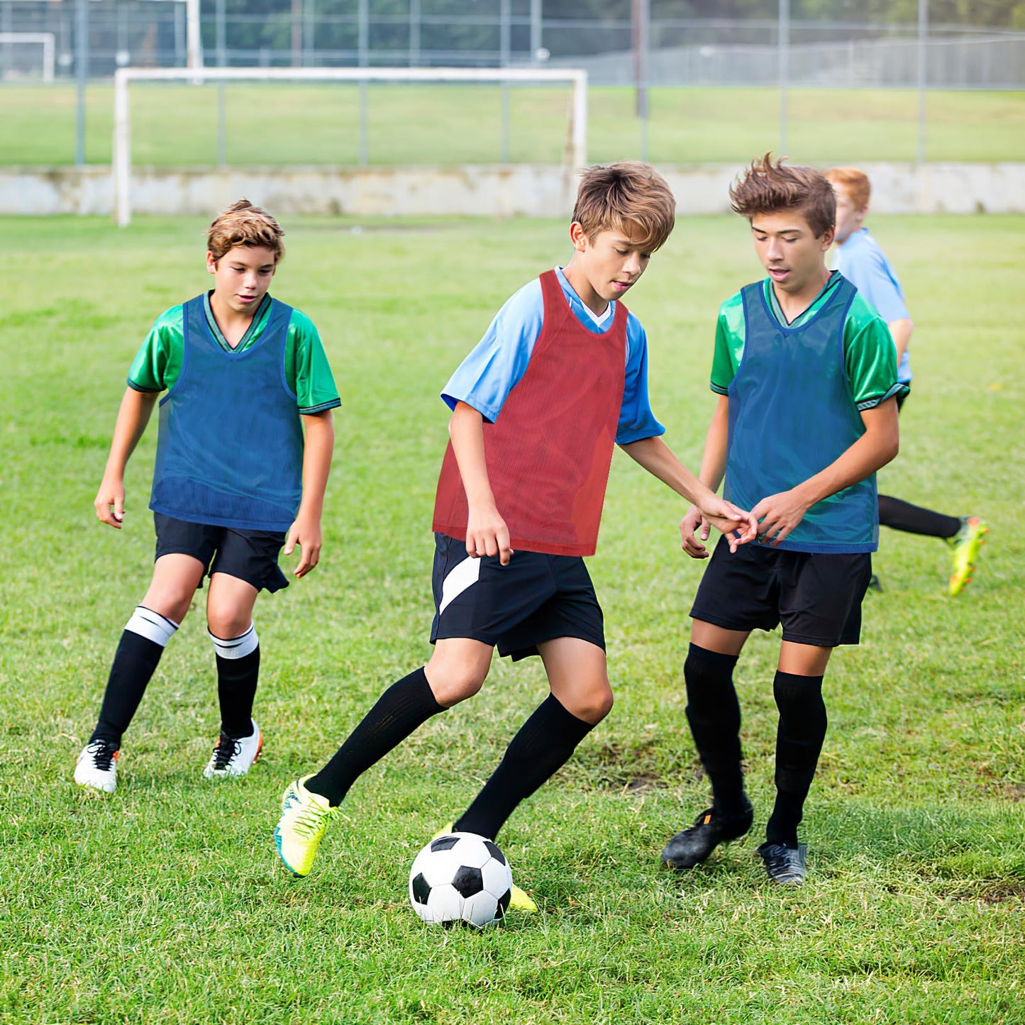 PEASUG Pinnies, 24 Pcs Soccer Pinnies, Mesh Practice Jersey Scrimmage Vest Team Soccer Pennies for Sports Adult/Youth Lightweight