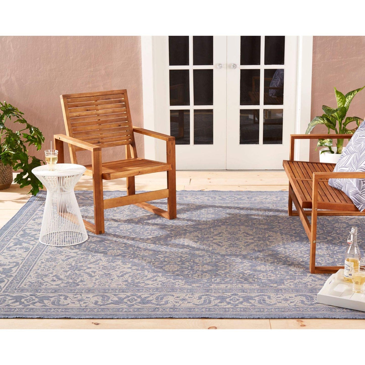 Nicole Miller New York Patio Country Dahlia Transitional Medallion Indoor/Outdoor Area Rug, Blue/Grey, 5'2"x7'2"