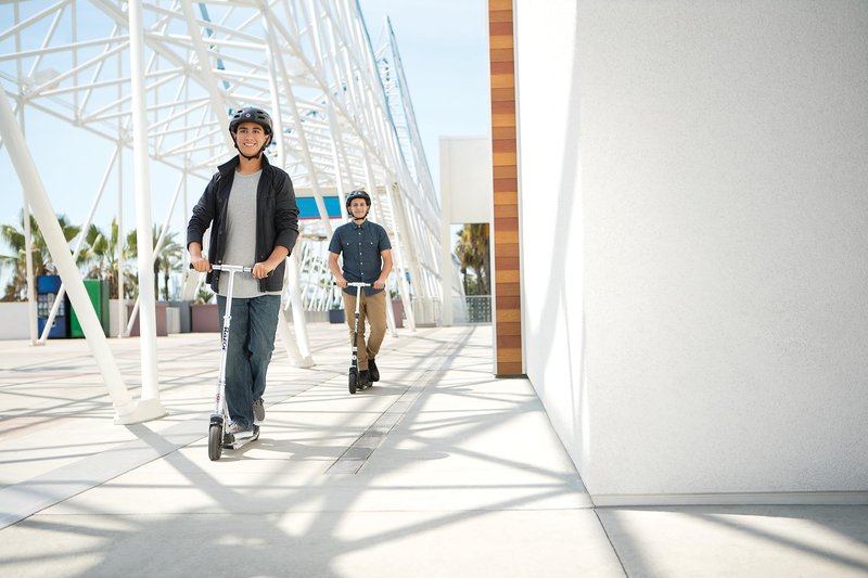 Razor A5 Air Kick Scooter for Kids Ages 8+ - Extra-Long Deck, 8" Pneumatic Rubber Wheels, Foldable, Aluminum Frame, Anti-Rattle Handlebars, For Riders up to 220 lbs