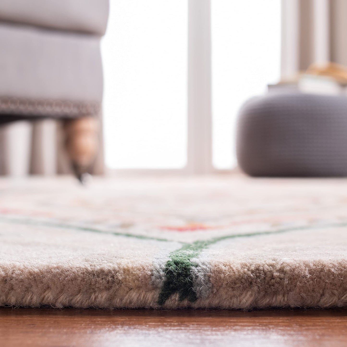 SAFAVIEH Bella Collection Area Rug - 5' Square, Beige & Blue, Handmade Boho Wool, Ideal for High Traffic Areas in Living Room, Bedroom (BEL118B)