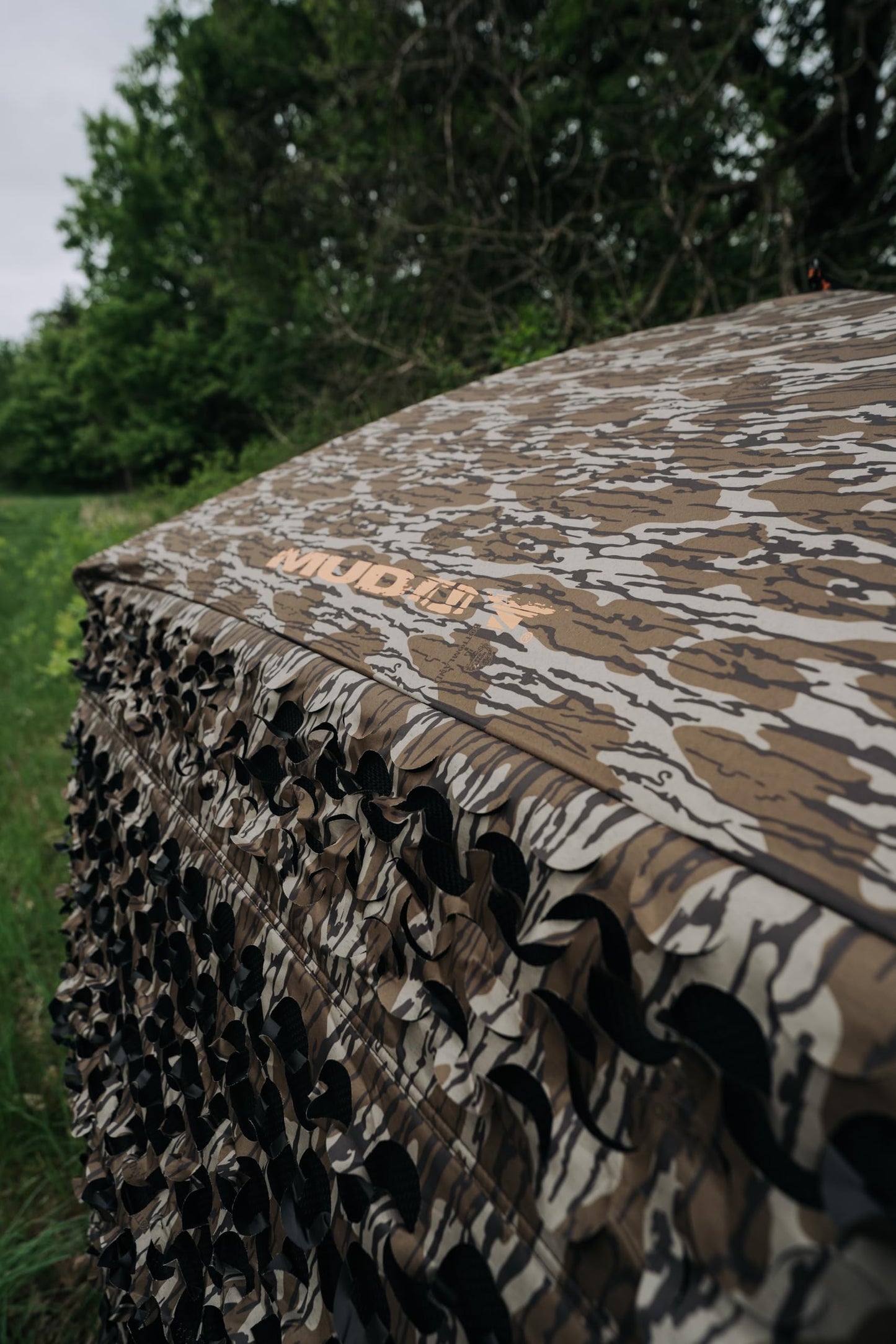 Muddy Carnage Die Cut Ground Blind Mossy Oak Original Bottomland