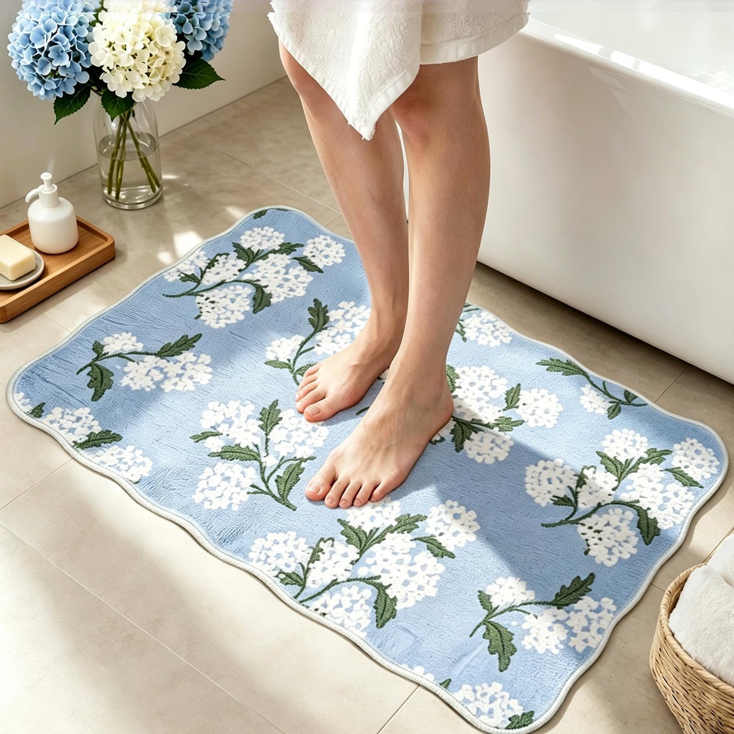 Whaline Hydrangea Rug Mat 32 x 20 Inch Blue Floral Scalloped Absorbent Bathmat Spring Flower Bathroom Rug for Home Bedroom Sink Shower Bathtub Decor
