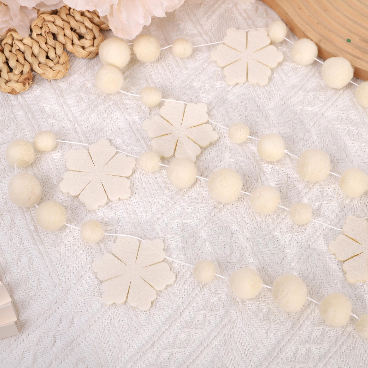 Felt Snowflake Garland – Cream White Winter Garland with Wool Balls, Neutral Christmas Mantle Decor, Scandinavian Snow Banner for Holiday Party, Nursery or Fireplace Decoration