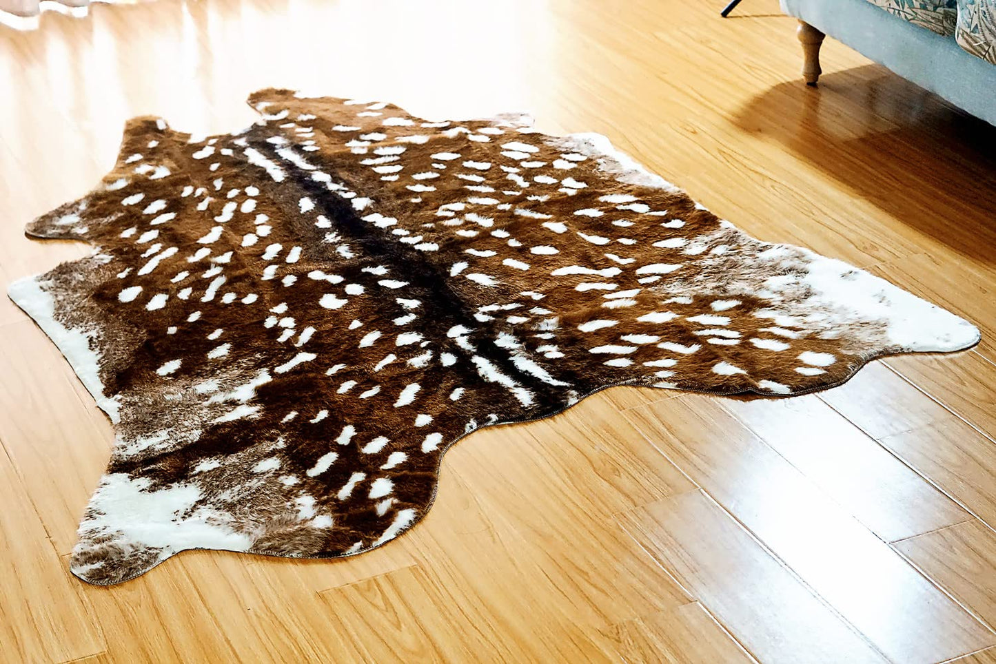 Faux Cowhide Rug Animal Skin Area Rug Deer Rug Cow Hides and Skins Mat Sika Deer Carpet for Home Livingroom 6.1x5ft
