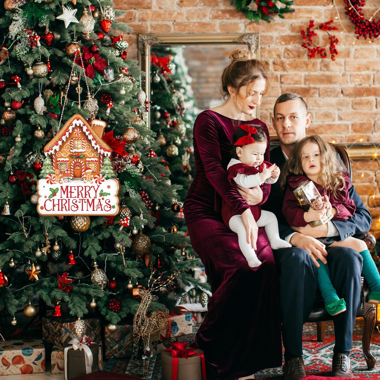 Whaline Merry Christmas Door Sign Outdoor Hanger Gingerbread House Wooden Front Door Hanging Sign with Rope for Xmas Winter Holiday Party Home Wall Porch Decorations