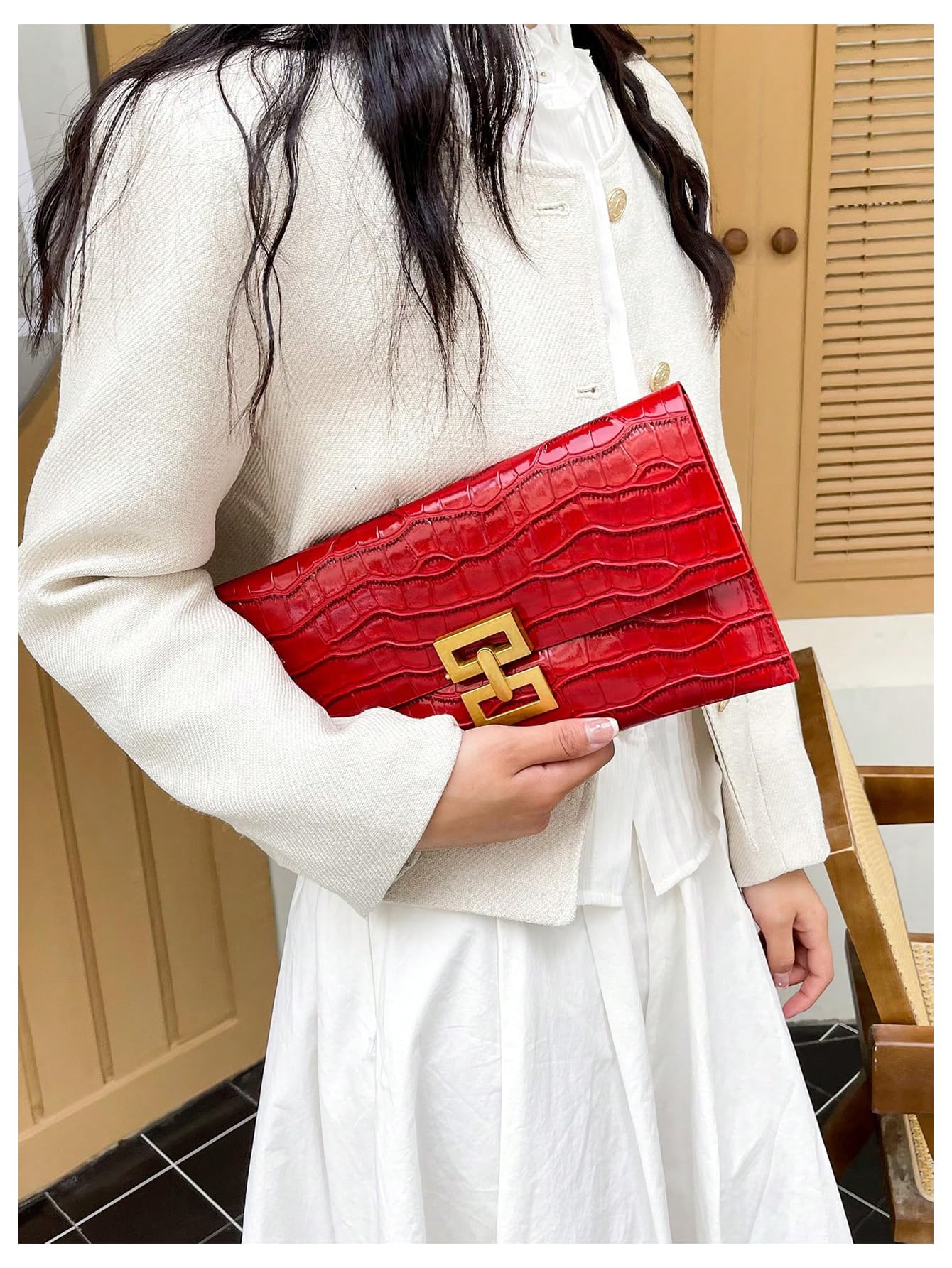 Verdusa Women's Clutch Evening Bags Trendy Envelope Handbags Metallic Purses Red One Size