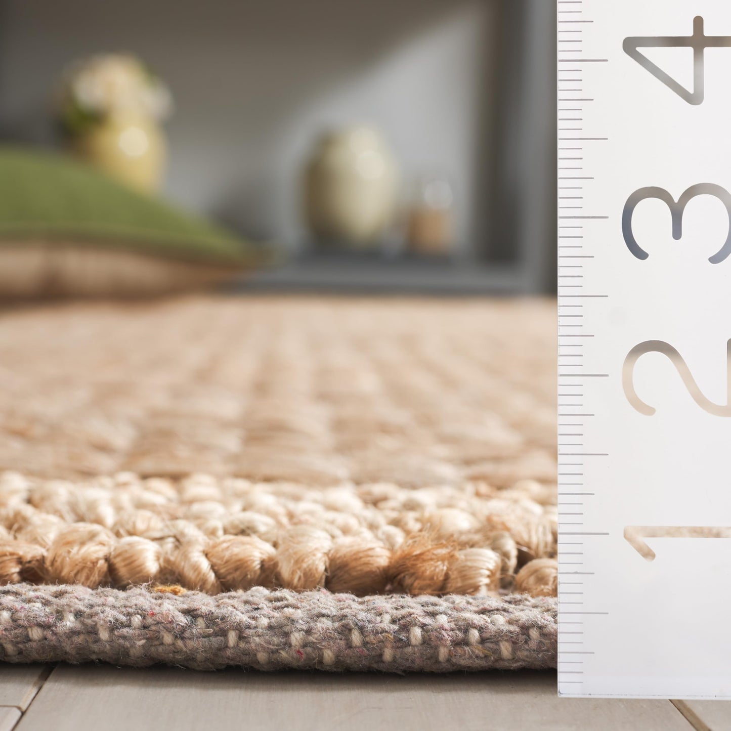 SAFAVIEH Natural Fiber Collection Accent Rug - 4' x 6', Natural, Handmade Jute, Ideal for The Living Room, Bedroom, Dining Room (NF954A-4)