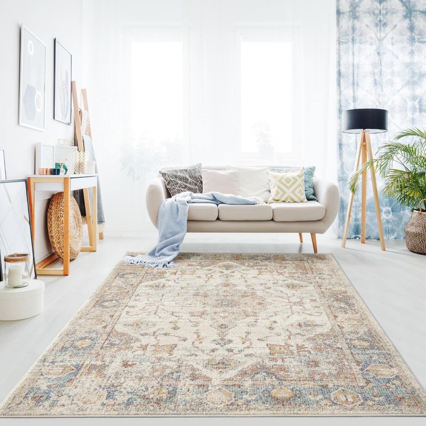 LUXE WEAVERS Floral Pattern Farmhouse Area Rug, 5X7, Cream