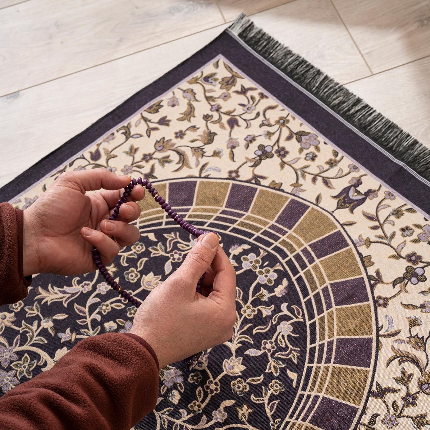 SUMELA Muslim Prayer Rug with Islam Prayer Beads - Travel Prayer Mat, Islamic Gifts for Women, Portable Prayer Matt Islam, Islamic Prayer Rug Islam Men Women, Praying Mat for Muslim Gifts, Purple