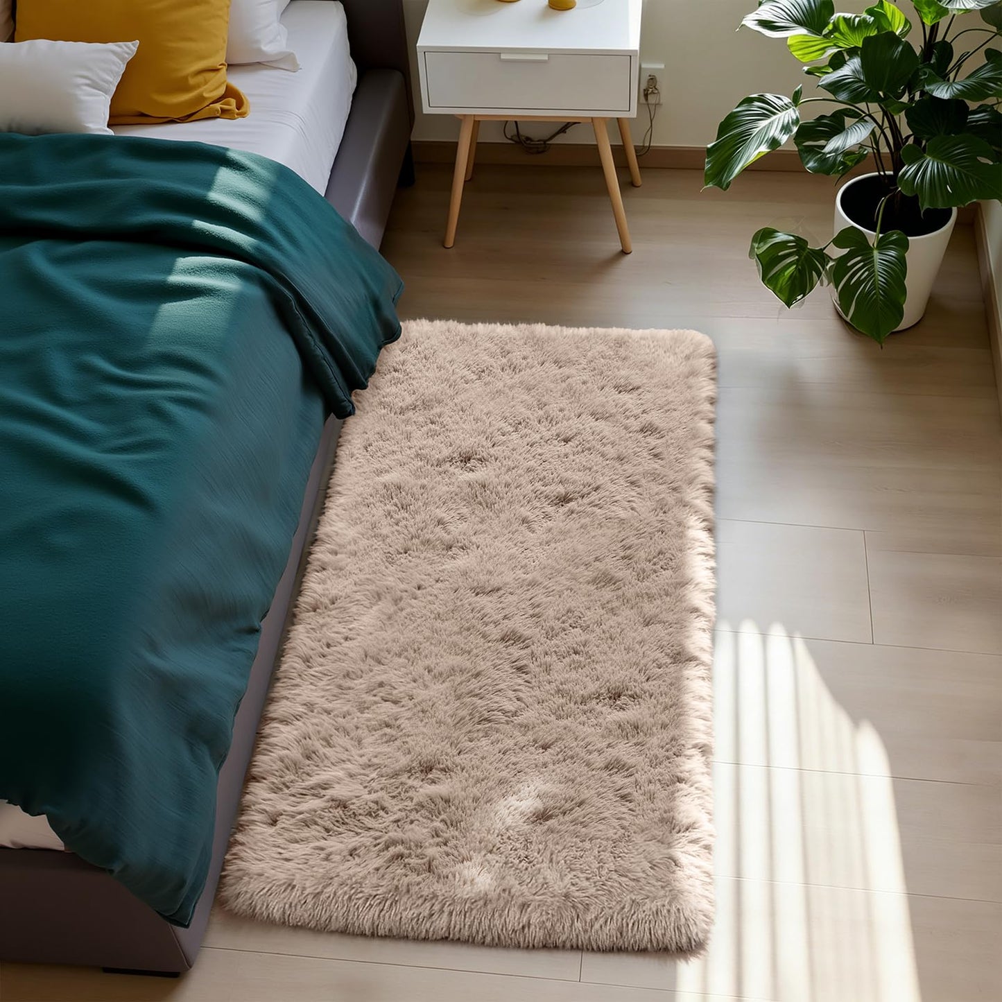 Fluffy Rug Shag Area Rug, Beige 2x4 Area Rugs for Bedroom, Small Bedside Rug, Soft Fluffy Shag Entryway Throw Rugs for Living Room Bedroom Room Home Decor