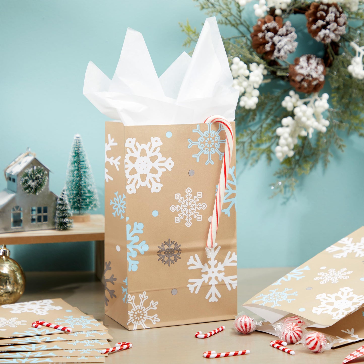 Juvale Paper Winter Gift Bags - 36 Count, 5.15 x 3.2 x 8.5 In, Red & White Snowflake - Reinforced Tear-Resistant Bottom - Snowflake Party Favor & Treat Bags for Snacks & Treats (Pack of 2)