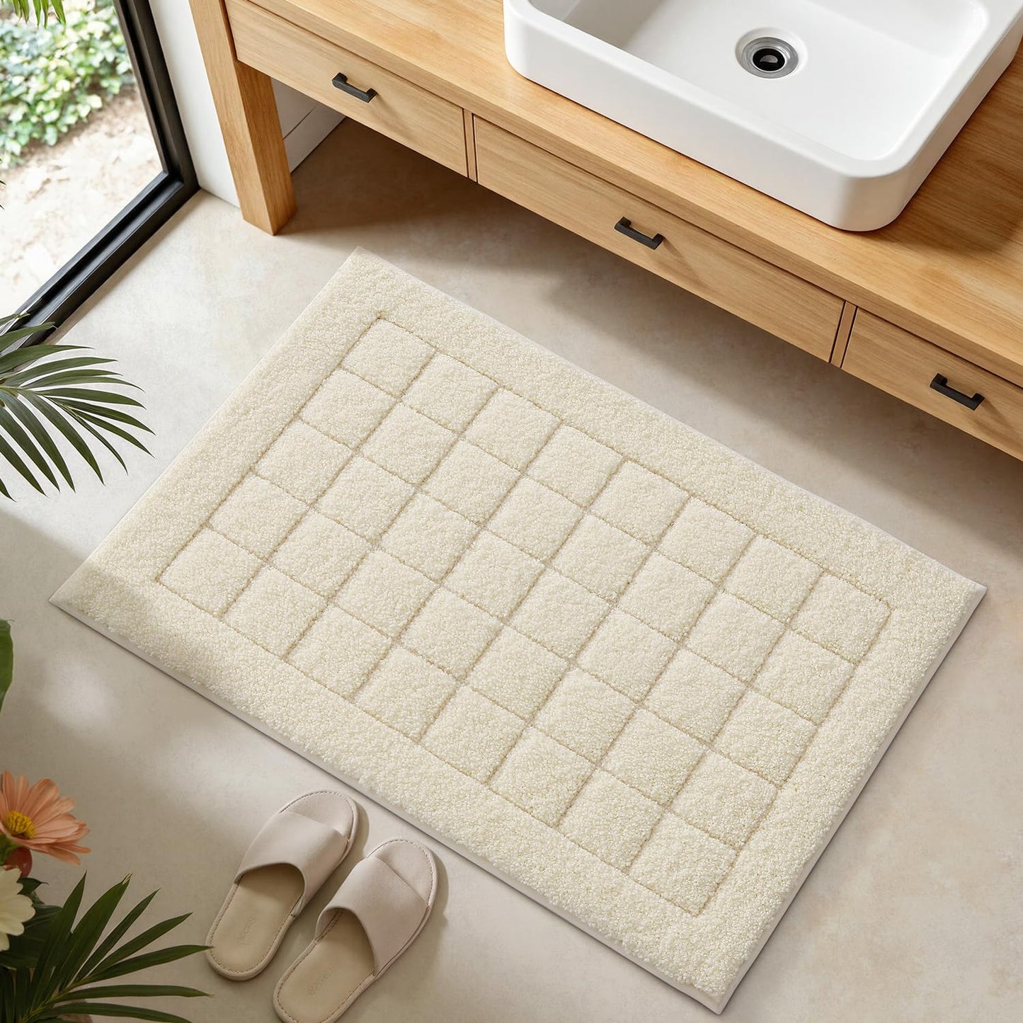 LUMI Modern Bathroom Rug, Washable Soft Absorbent Non Slip Bath Mat, Upgraded Premium Microfiber Plush Comfort Rugs for Shower Room, Bathtub, 20"x32", Ivory White