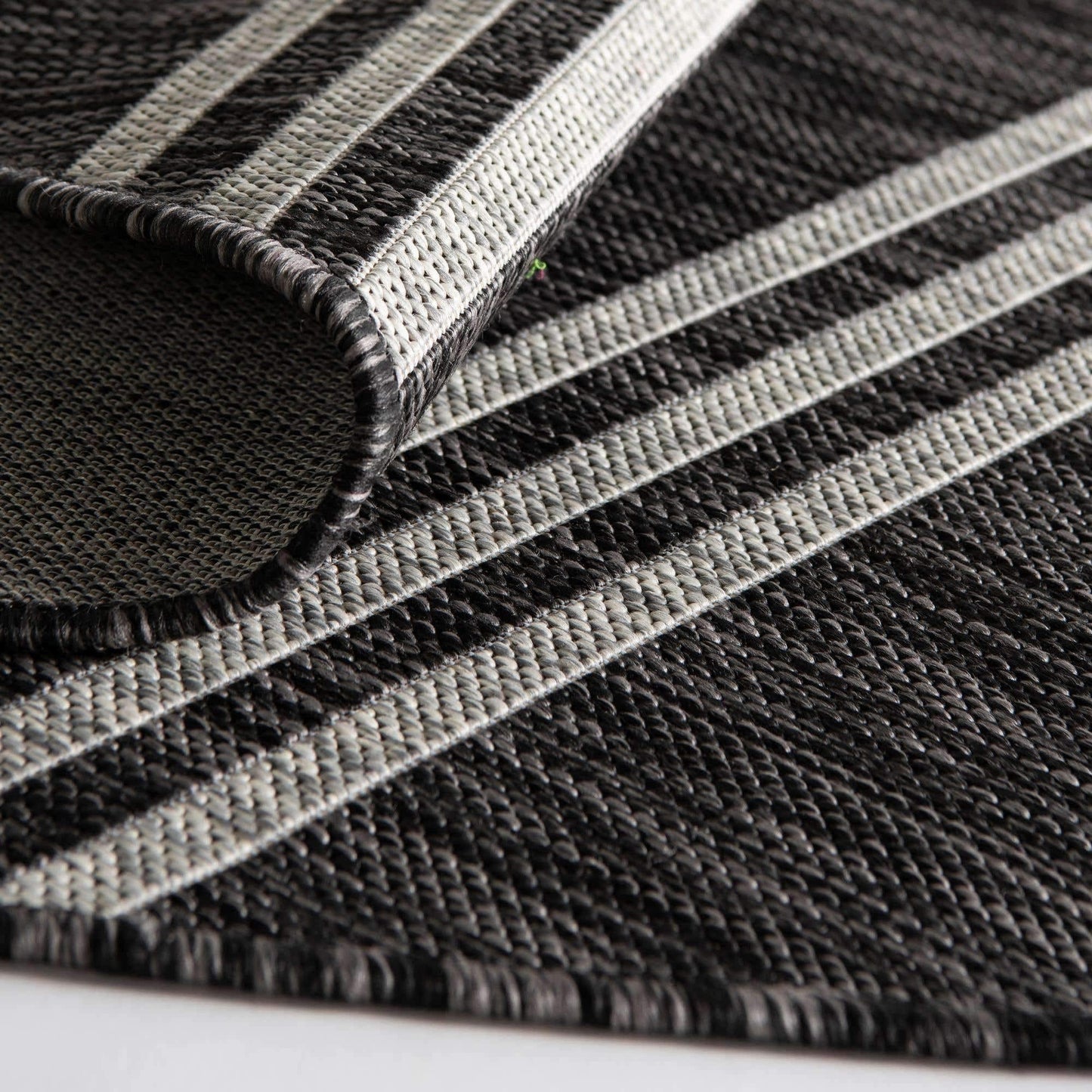 Unique Loom Jill Zarin Outdoor Collection Area Rug - Anguilla (5' 3'' x 8' Oval, Charcoal/ Ivory)