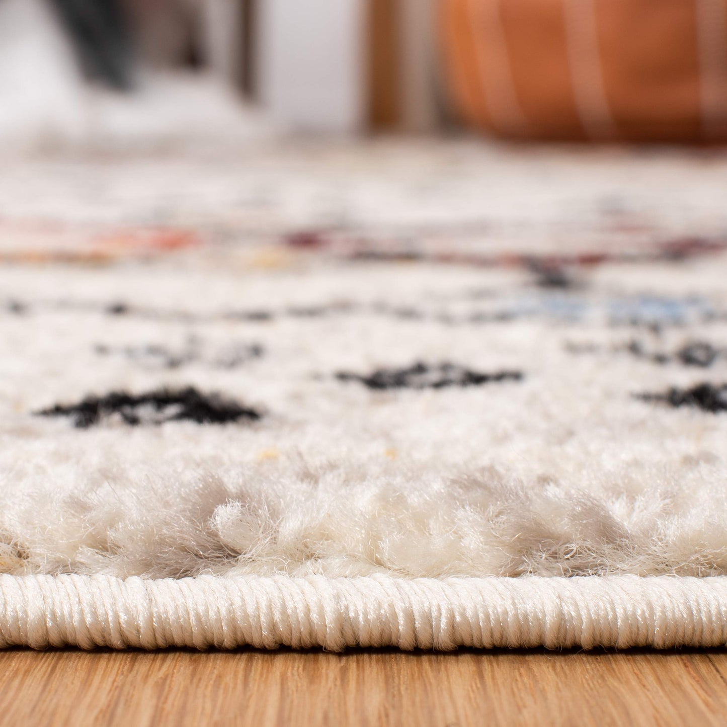 SAFAVIEH Amsterdam Collection Area Rug - 6'7" x 9'2", Ivory & Multi, Moroccan Boho Design, Non-Shedding & Easy Care, Ideal for High Traffic Areas in Living Room, Bedroom (AMS108K)