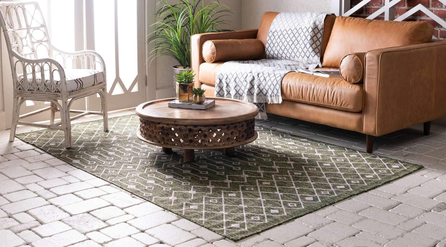 Unique Loom Outdoor Trellis Collection Area Rug - Tribal Trellis (6' 1" x 9' Rectangle, Green/ Natural)