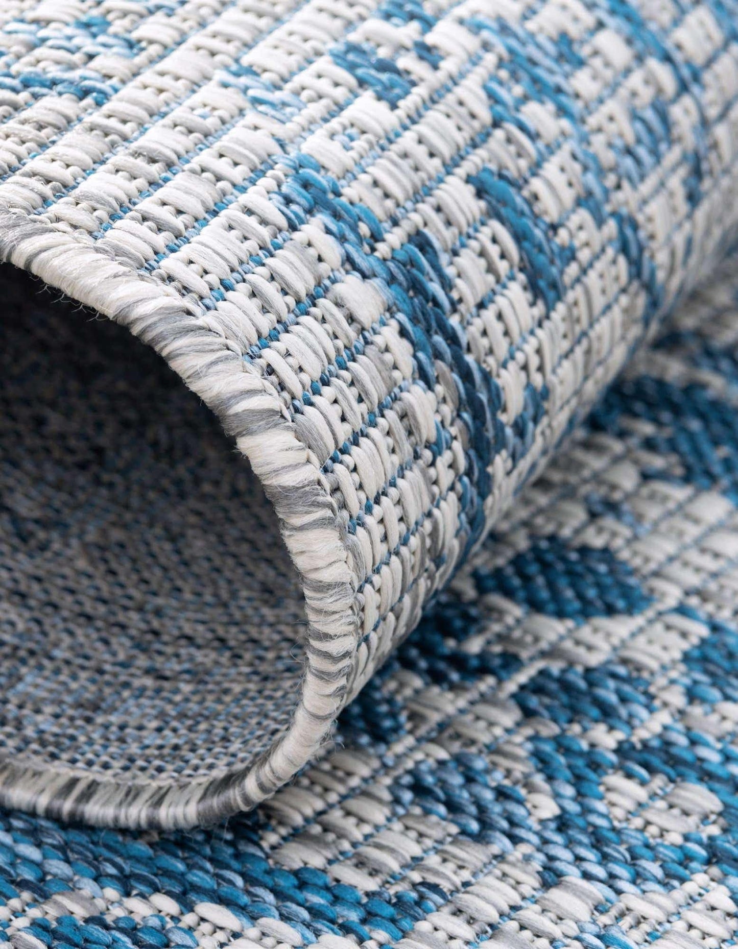 Unique Loom Outdoor Traditional Collection Area Rug - Timeworn (5' 3" x 8' Oval, Blue/ Gray)