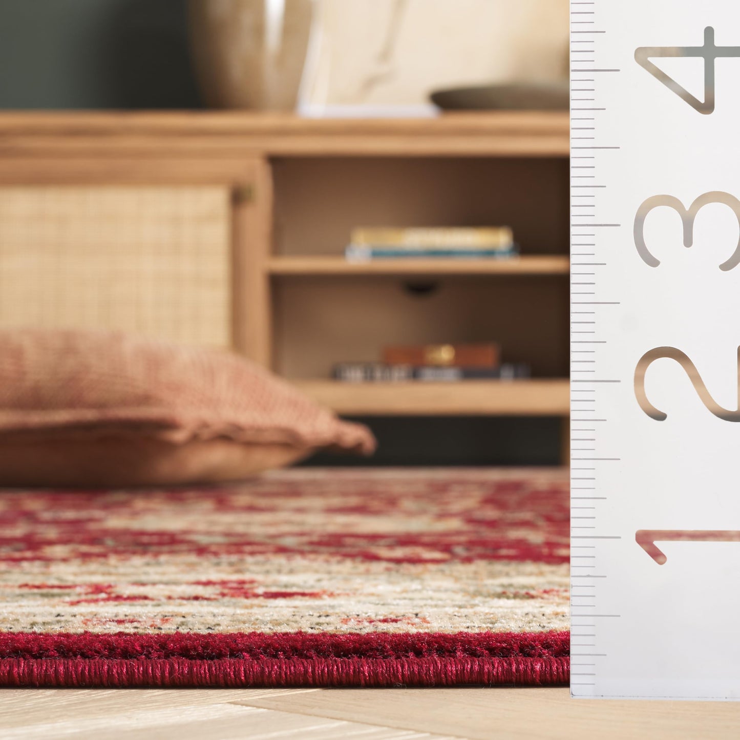 SAFAVIEH Lyndhurst Collection Runner Rug - 2'3" x 8', Red & Ivory, Traditional Oriental Design, Non-Shedding & Easy Care, Ideal for High Traffic Areas in Living Room, Bedroom (LNH212F)