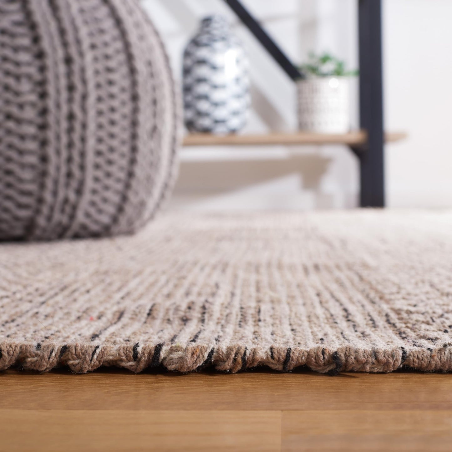 SAFAVIEH Montauk Collection Area Rug - 8' x 10', Ivory & Steel Grey, Handmade Flat Weave Boho Farmhouse Cotton Tassel Fringe, Ideal for High Traffic Areas in Living Room, Bedroom (MTK330M)