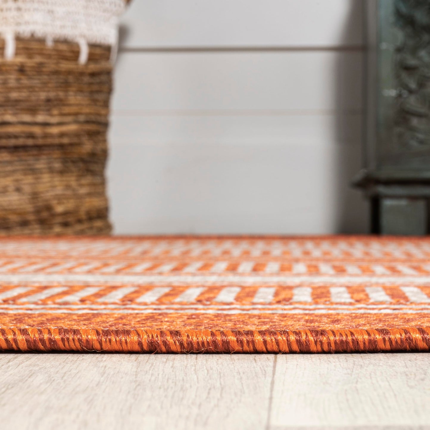 JONATHAN Y Double Stripe Indoor Outdoor Area Rug 3X5 Orange/Cream, Haynes Modern for Backyard, Patio, Porch, Easy-Cleaning, High Traffic, Pet-Friendly, Non-Shedding (SMB202C-3)