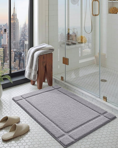 Color&Geometry Ultra Soft Bathroom Rug Non Slip with Rubber Backing, Absorbent Washable Bath Mat, Quick Dry, Premium Microfiber Plush Mat for Bathtub and Shower Floor,Light Grey,16"x24"