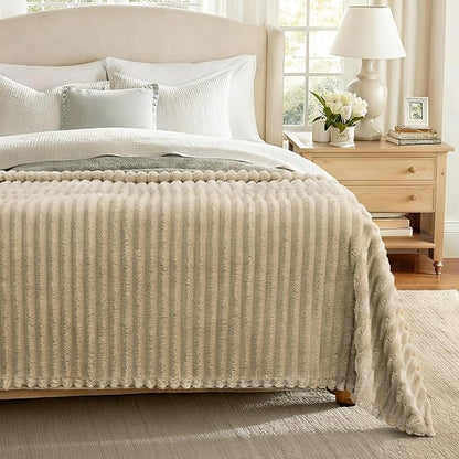 decorUhome Soft Fleece Light Brown Twin Blanket for Bed, Cozy Fluffy Plush Flannel Striped Throws for Couch Sofa, Lightweight Decorative Ribbed Fuzzy Blanket for Woman, 60x80 Inches
