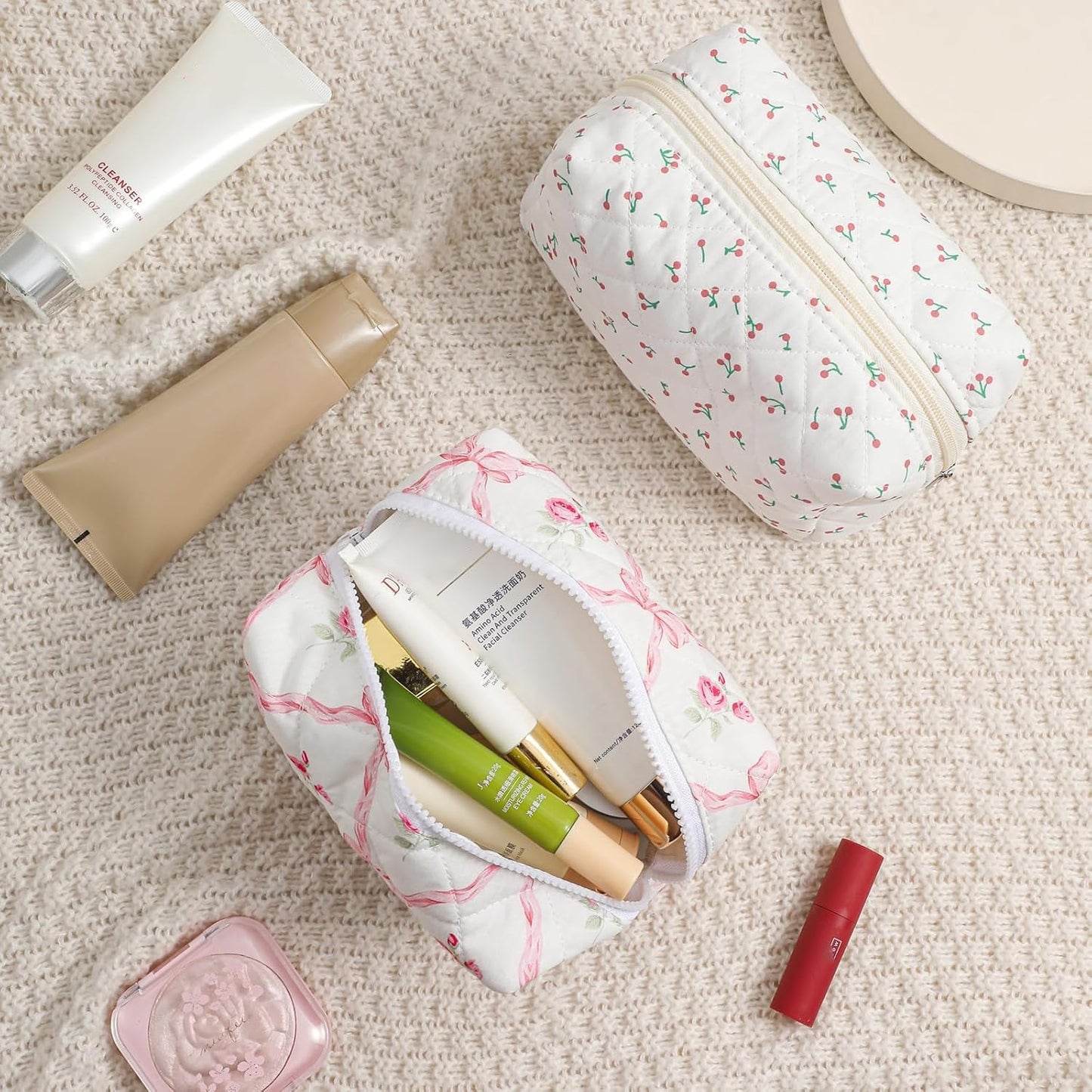 RSRSLEII Small Quilted Cotton Makeup Bag, Cute Floral Cosmetic Bag, Cotton Aesthetic Makeup Pouch, Kawaii Travel Toiletry Bag for Women and Girls (12White Pink Bow)