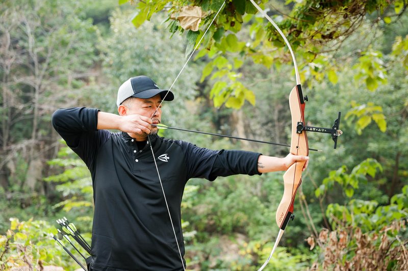 LWANO 66" Recurve Bow and Arrow Set for Youth & Beginner, Archery Beginner Set for Adults, 20/22/24/26/28/30 Inch Wooden Takedown Recurve Bow Package for Training, Practice & Competition - RH Only