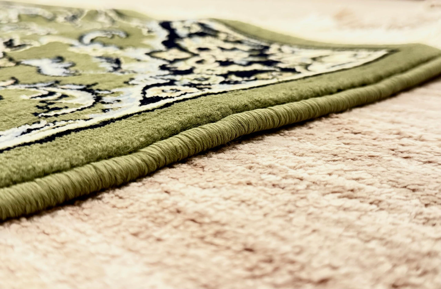 Premium Islamic Muslim Prayer Rug – Made in Madinah – 0.3 in Thick Soft Islamic Sajadah – Portable Prayer Mat for Men & Women – Eid, Ramadan, Hajj & Umrah Gift (Green)